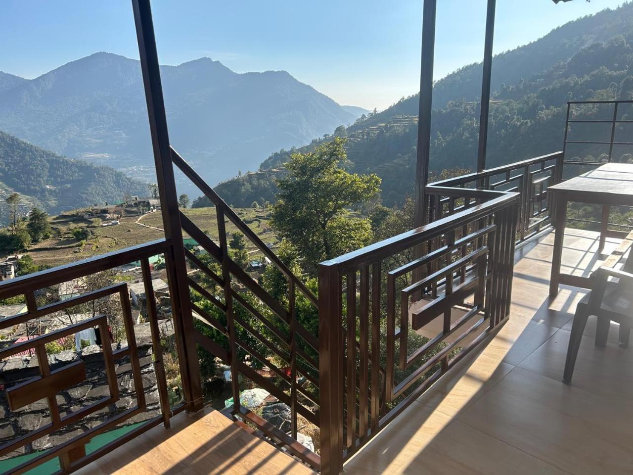 Hotel Mountain View Sari エクステリア 写真